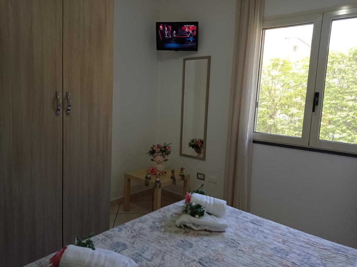 Depandance Con Piscina In Uso In Esclusivo In B&B SantʼAntonio Abate Exterior foto